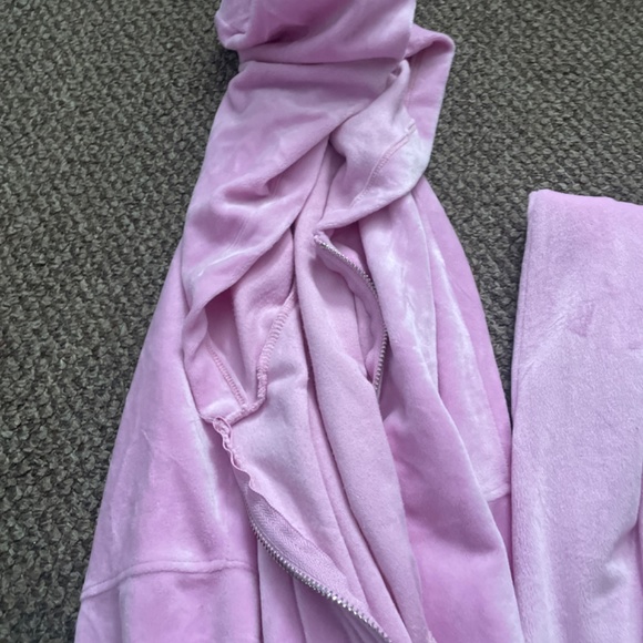 Two piece Set - Picture 3 of 3